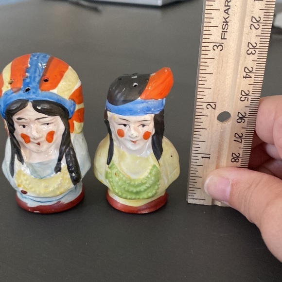 Vintage Native American Traditional Salt and Pepper Shakers Made in Japan - Picture 5 of 5